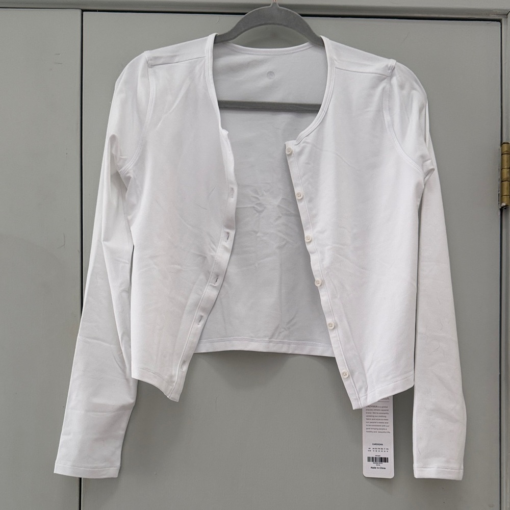 CRZ YOGA White Button-Front Cropped Long-Sleeve Top